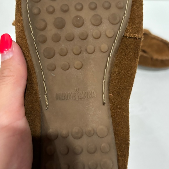 MINNETONKA Women’s Brown Suede Fringe Moccasins Shoes - size 6 - Picture 6 of 7